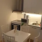 Cozy 1 Bedroom In Centrum